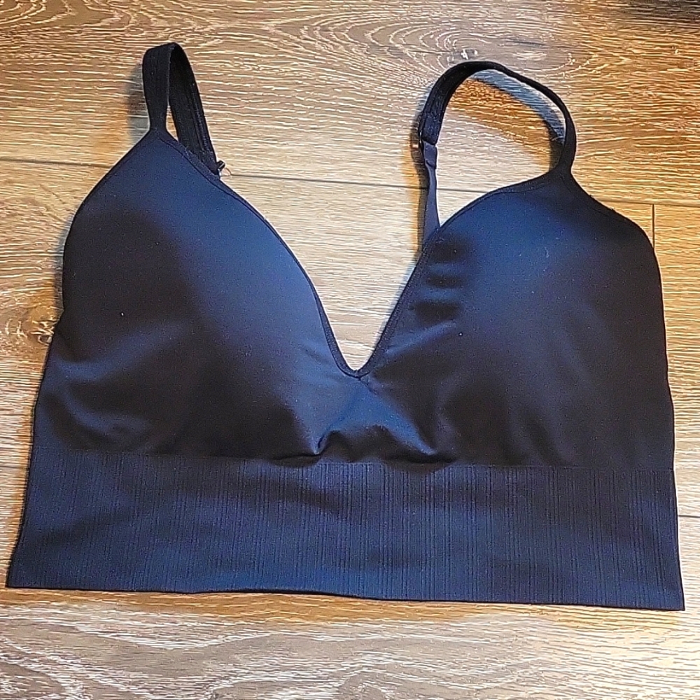 Athleta Embrace Bra, Large